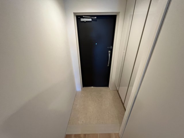レゾナンス西宮北口の玄関写真