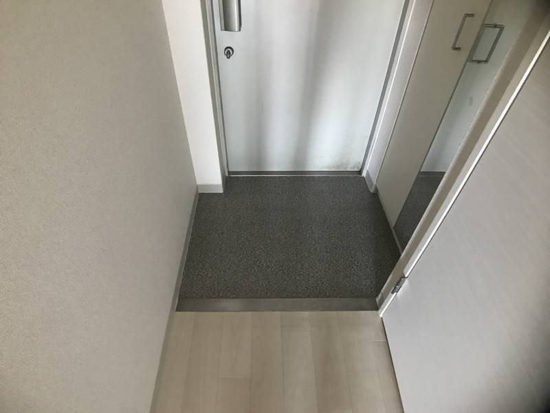 玄関　ト
