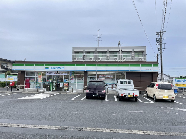 コンビニ　ファミリーマート焼津浜当目店（コンビニ）まで325m