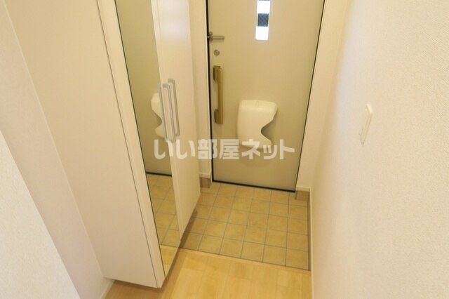 リオ・長興寺北の玄関写真