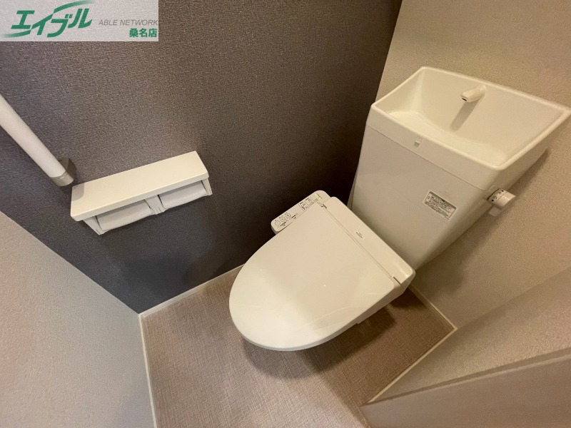 トイレ　同型参考写真