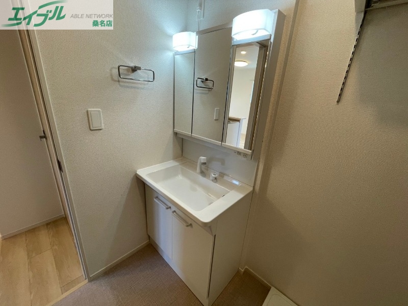 洗面設備　同型参考写真