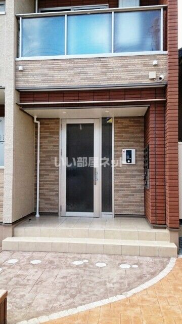 ＪＲ高崎線 宮原駅 バス乗車時間：10分 最寄りバス停で下車 徒歩2分 3階建 築7年の外観写真