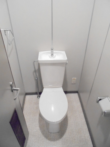 ＪＲ東海道本線 南彦根駅 徒歩23分 6階建 築36年のトイレ写真