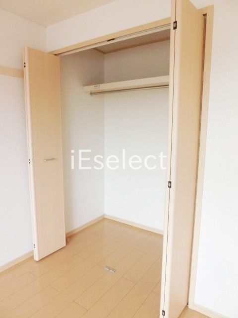 収納　洋服もかけられるクローゼット
