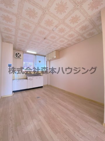 メゾン忍ケ丘の居間写真