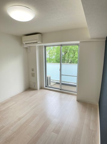 ハビテ靭センターコートの居間写真
