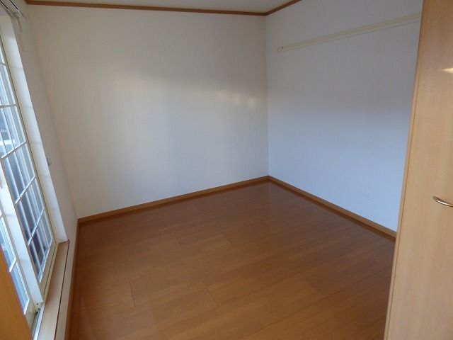 クレスタリアのその他写真