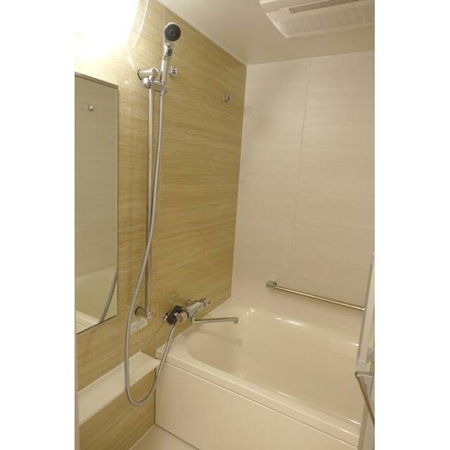 バス・シャワールーム　※写真は同タイプ住戸です。