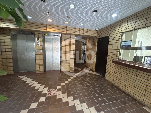 エントランス　ニューライフ御堂筋本町　エントランス