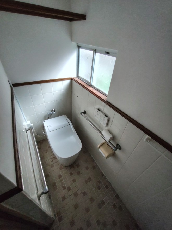 ＪＲ山陽本線 明石駅 徒歩18分 2階建 築72年のトイレ写真