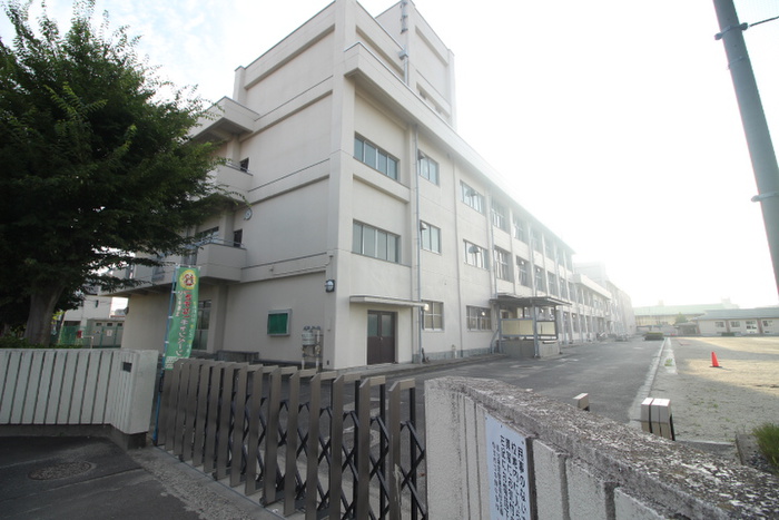 中学校　仙台市立中野中学校（中学校）まで460m