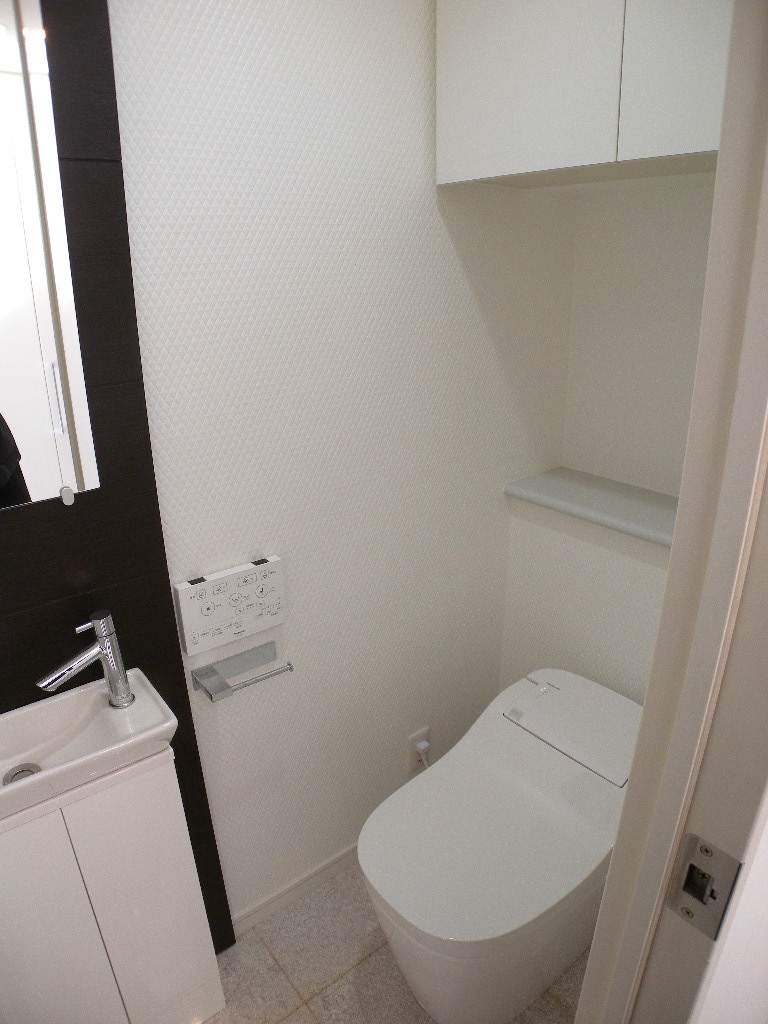 東京メトロ副都心線 北参道駅 徒歩5分 5階建 築23年のトイレ写真