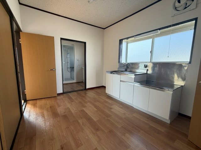 野口貸家の居間写真