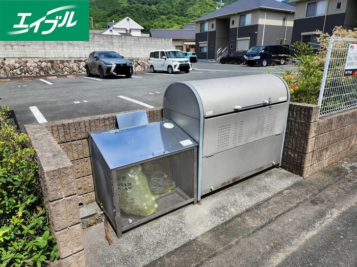 グランシャリオ B棟の外観写真