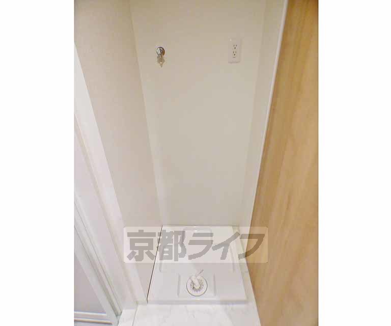 その他設備　洗濯機置き場は脱衣場にあります。
