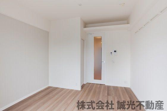 地下鉄七隈線 渡辺通駅 徒歩5分 12階建 築13年の居間写真