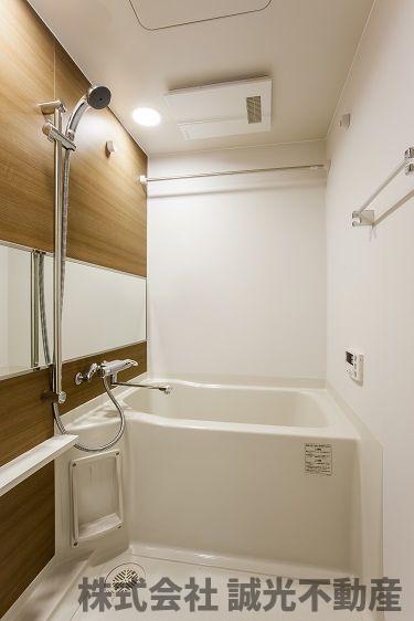 地下鉄七隈線 渡辺通駅 徒歩5分 12階建 築13年の風呂写真