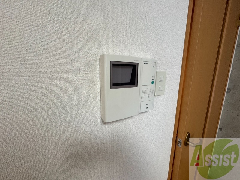 セキュリティ　ＴＶモニター付インターホンです。来客者の顔が見えるので安心！