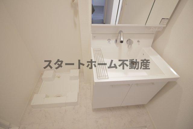 洗面設備　スペースが確保できる洗面所です