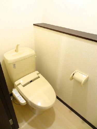 トイレ　温水洗浄機付き