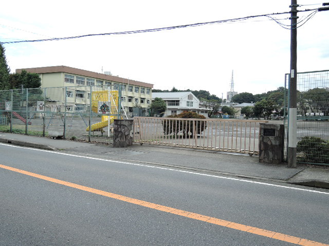 小学校　座間市立座間小学校（小学校）まで900m