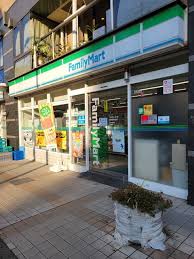 コンビニ　ファミリーマート横浜弥生町店（コンビニ）まで127m