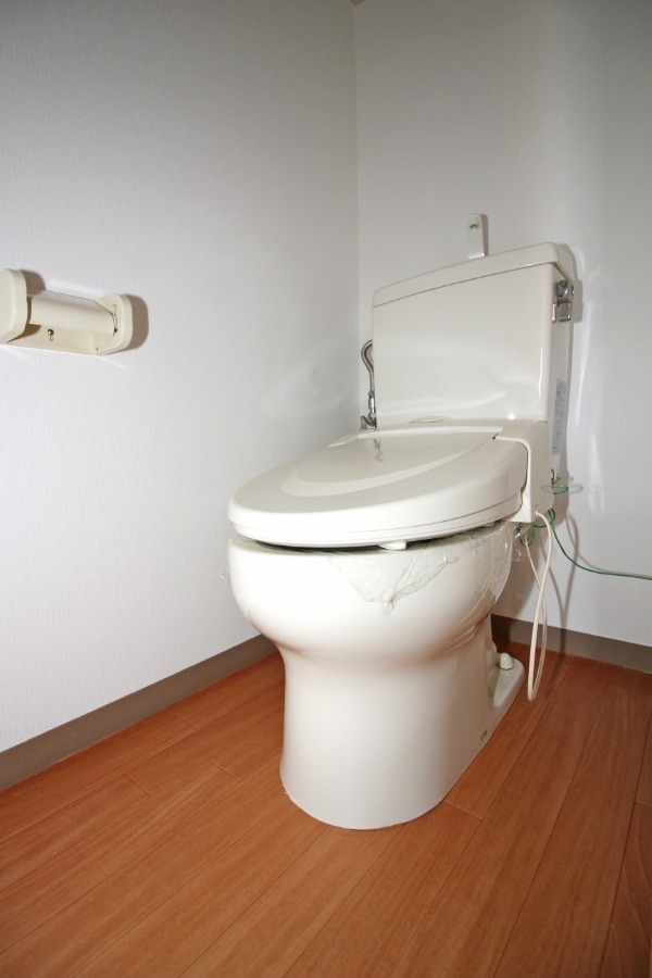 トイレ　トイレ温水洗浄便座
