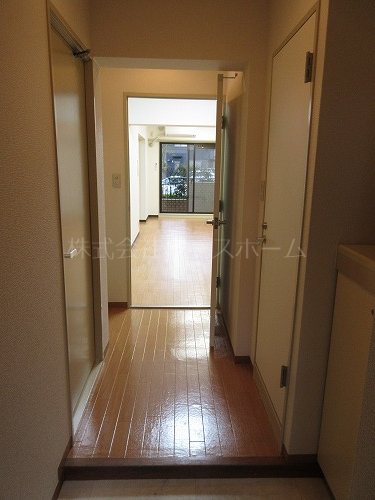 玄関　※別号室参考写真