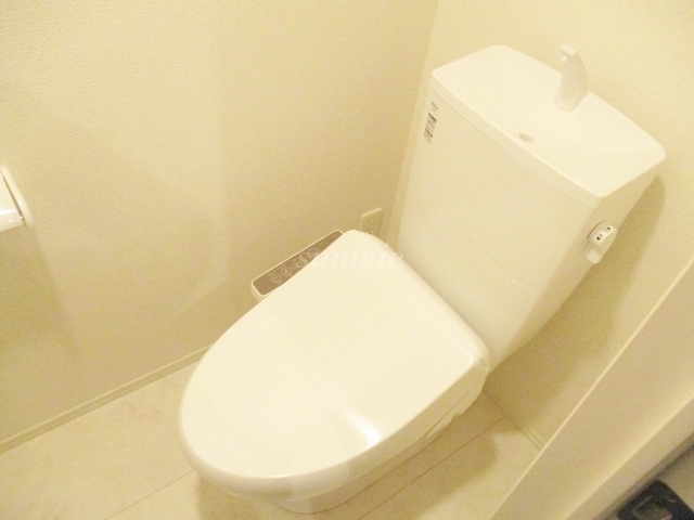 トイレ　温水洗浄便座付きおトイレです☆