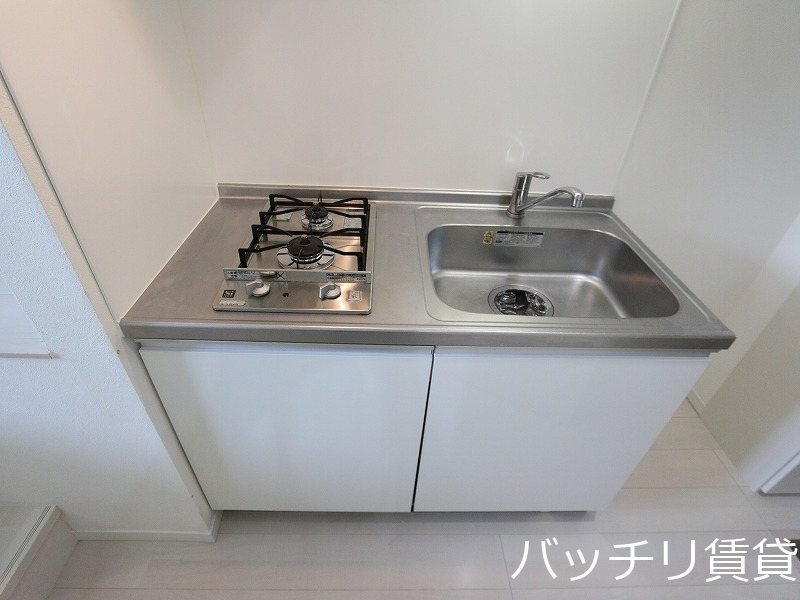 キッチン　同型タイプの為、現状を優先いたします。