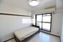 居室・リビング　ベランダ側から見たお部屋です