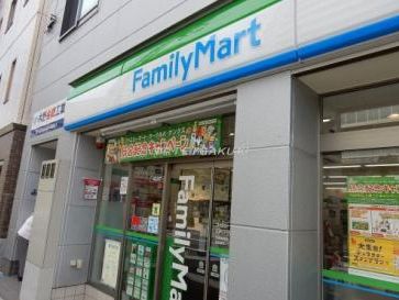 コンビニ　ファミリーマート築地六丁目店（コンビニ）まで277m