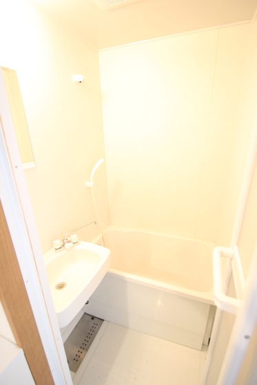 バス・シャワールーム　※別号室の写真です