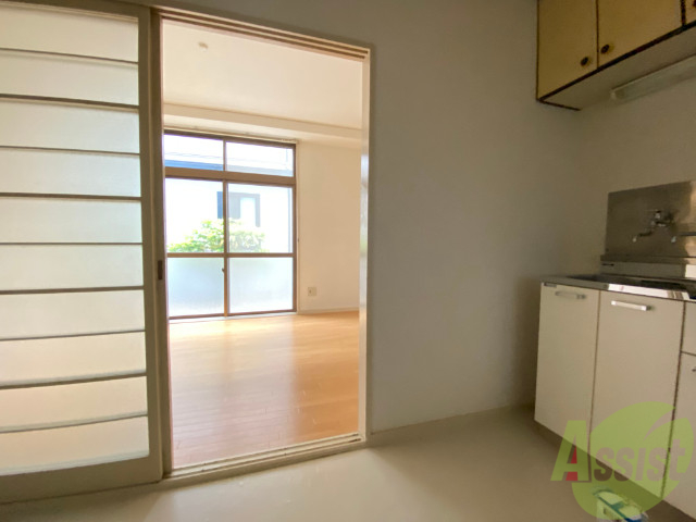 玄関　玄関の様子です。明るい印象ですね。気分もあがりそう。