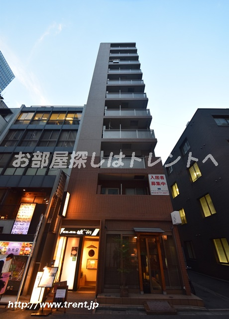 中央区京橋のマンションの建物外観