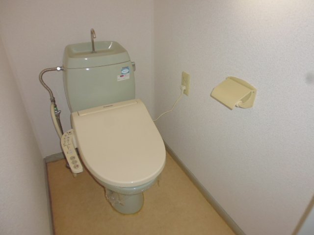トイレ　温水洗浄便座