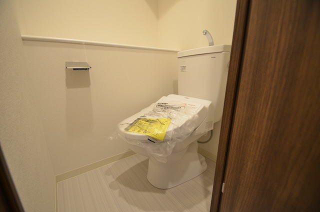 地下鉄海岸線 みなと元町駅 徒歩2分 15階建 築7年のトイレ写真
