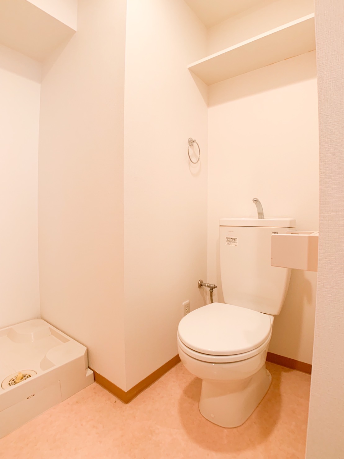 トイレ　別号室の参考写真です