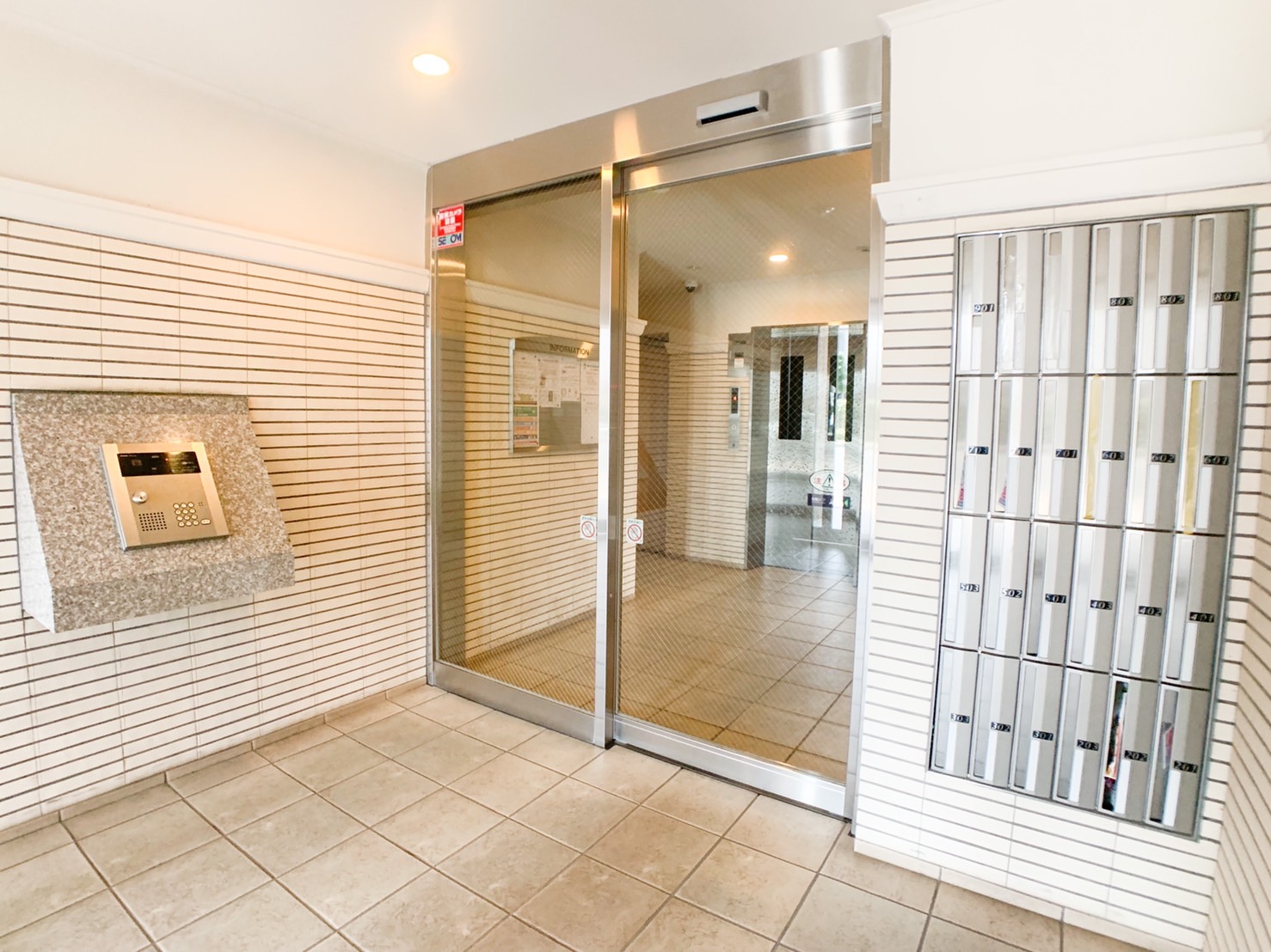 エントランス　オートロック、綺麗なエントランス