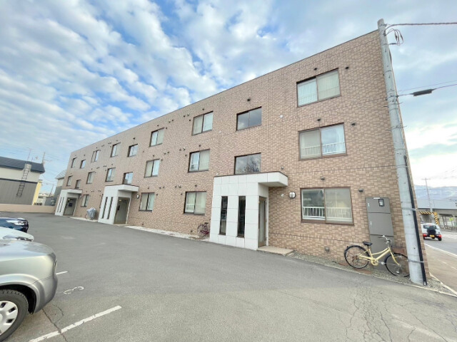 札幌市手稲区前田一条のマンションの建物外観