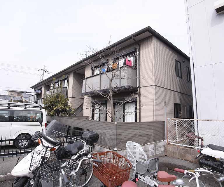 京都市伏見区革屋町のアパートの建物外観