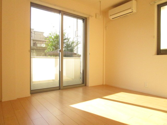 居室・リビング　８帖洋室