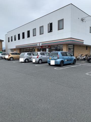 コンビニ　セブンイレブン（コンビニ）まで1618m
