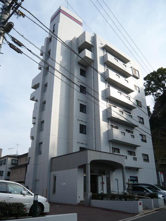 広島市南区段原のマンションの建物外観