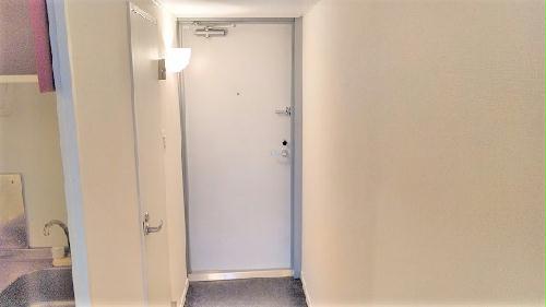 玄関　設備・仕様は号室により異なる為、現況を優先致します。