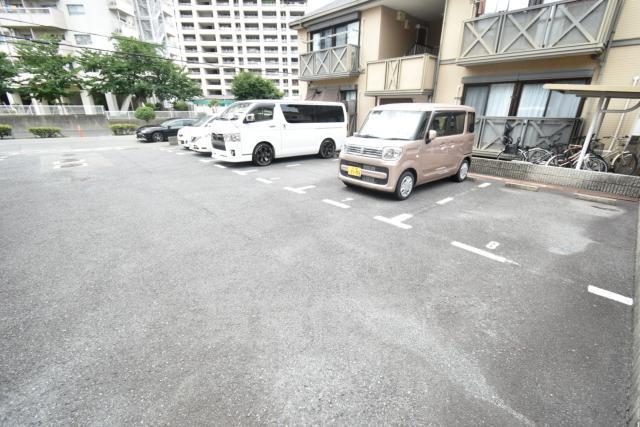 【カーサ中百舌鳥の駐車場】