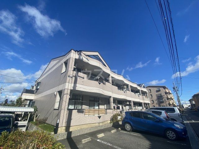 刈谷市小山町のマンションの建物外観