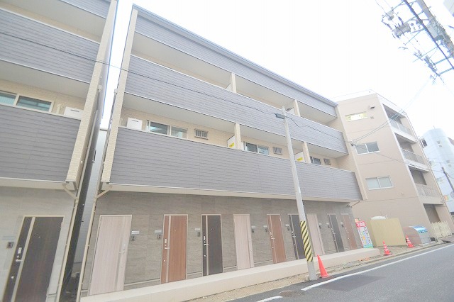 広島市南区皆実町のアパートの建物外観