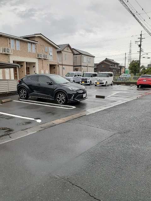 【フリシュＭの駐車場】